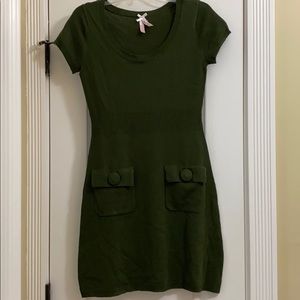 Green short sleeve sweater dress 💚